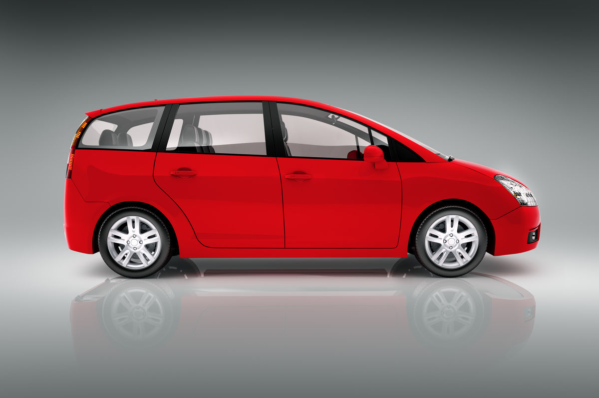 spaintransfer24.vip — flota — салона минивэна + нейтральные цвета + interior minivan + без людей — showroom, clean, corporativo, van premium